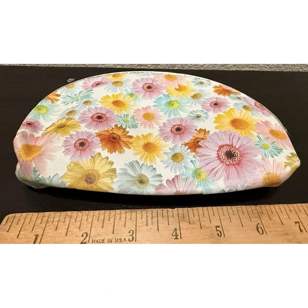 Nesting Cosmetic Bags Floral Daisy Pattern Set of 4 Pink Yellow Blue